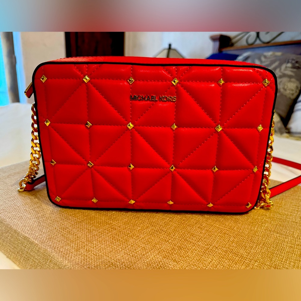 NEW Michael Kors MK designer bag Jet Set, deep pink, Crossbody gold chain.NWT